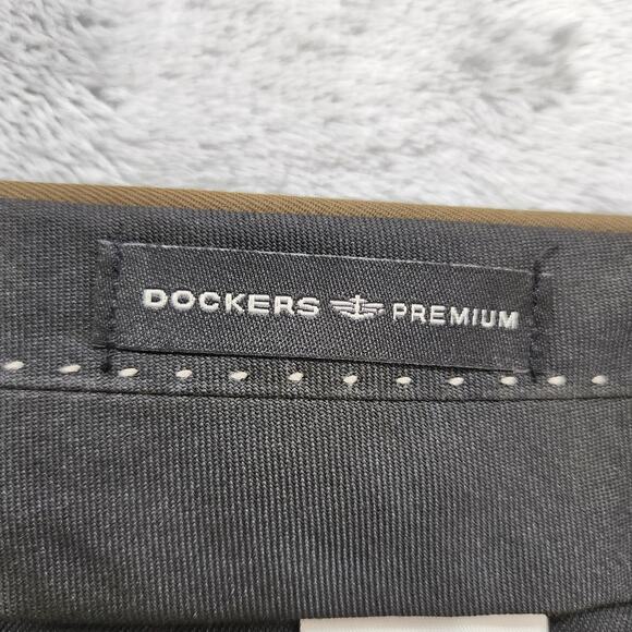 Dockers Pants Mens 42X30 Brown Pleated Cuffed Relaxed Fit Office NEW IRREGULAR - Picture 8 of 16